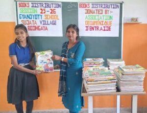 livres de classe achetés et distribués aux enfants